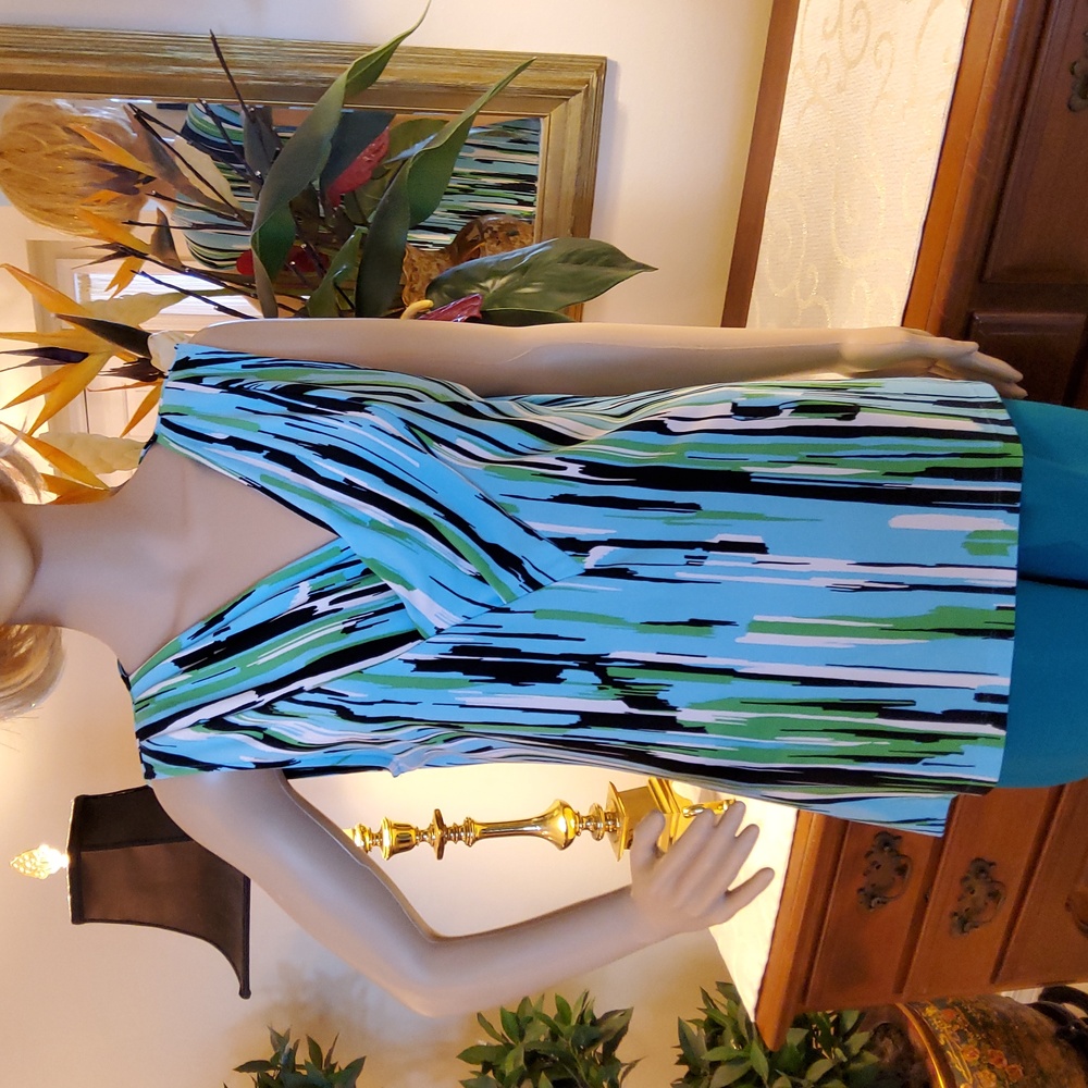 Dana Buchman Crisscross Neckline Tunic Top